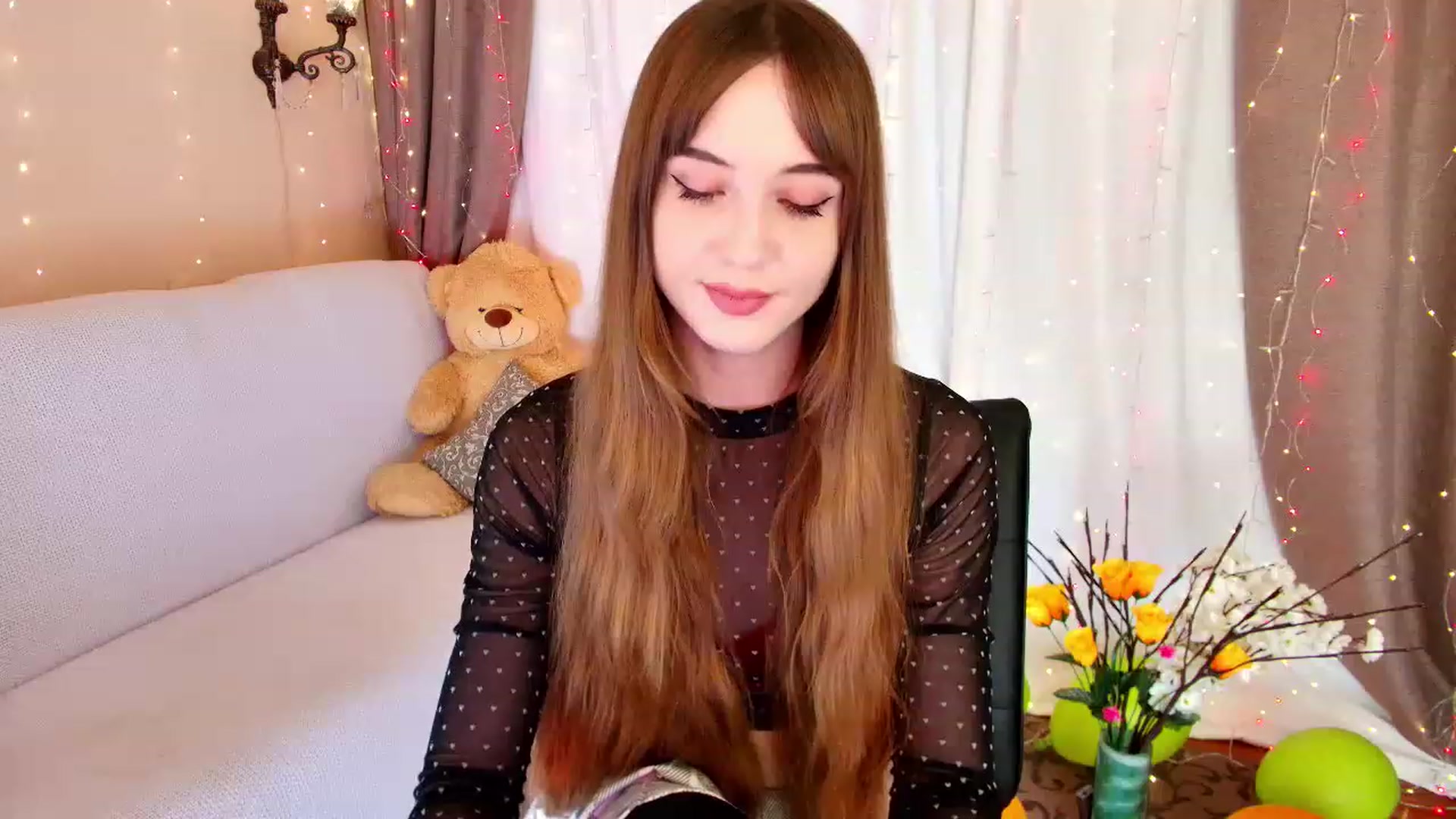 Gallery image thumbnail from Innocent_Soul's myfreecams stream on, 11/14/2022, 17:03 image 10 of 20