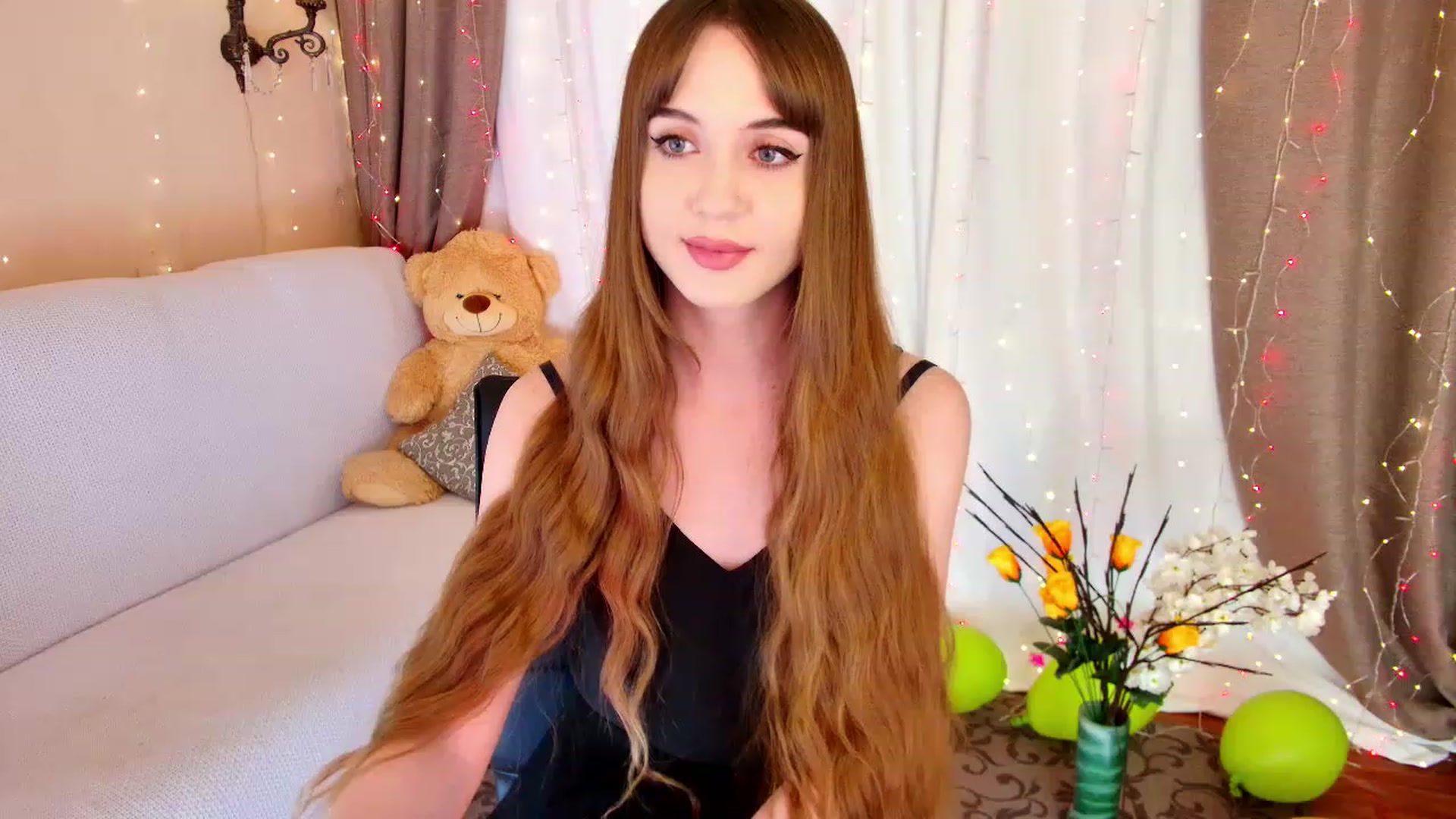 Gallery image thumbnail from Innocent_Soul's myfreecams stream on, 11/16/2022, 14:50 image 19 of 20