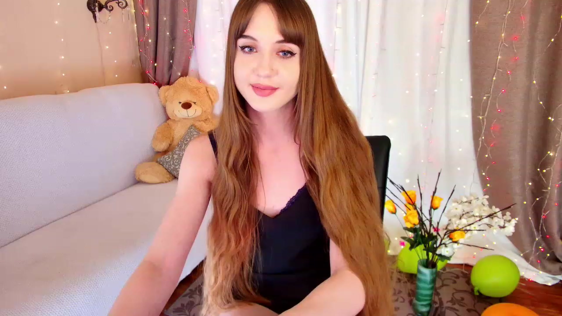 Gallery image thumbnail from Innocent_Soul's myfreecams stream on, 11/16/2022, 20:26 image 15 of 20