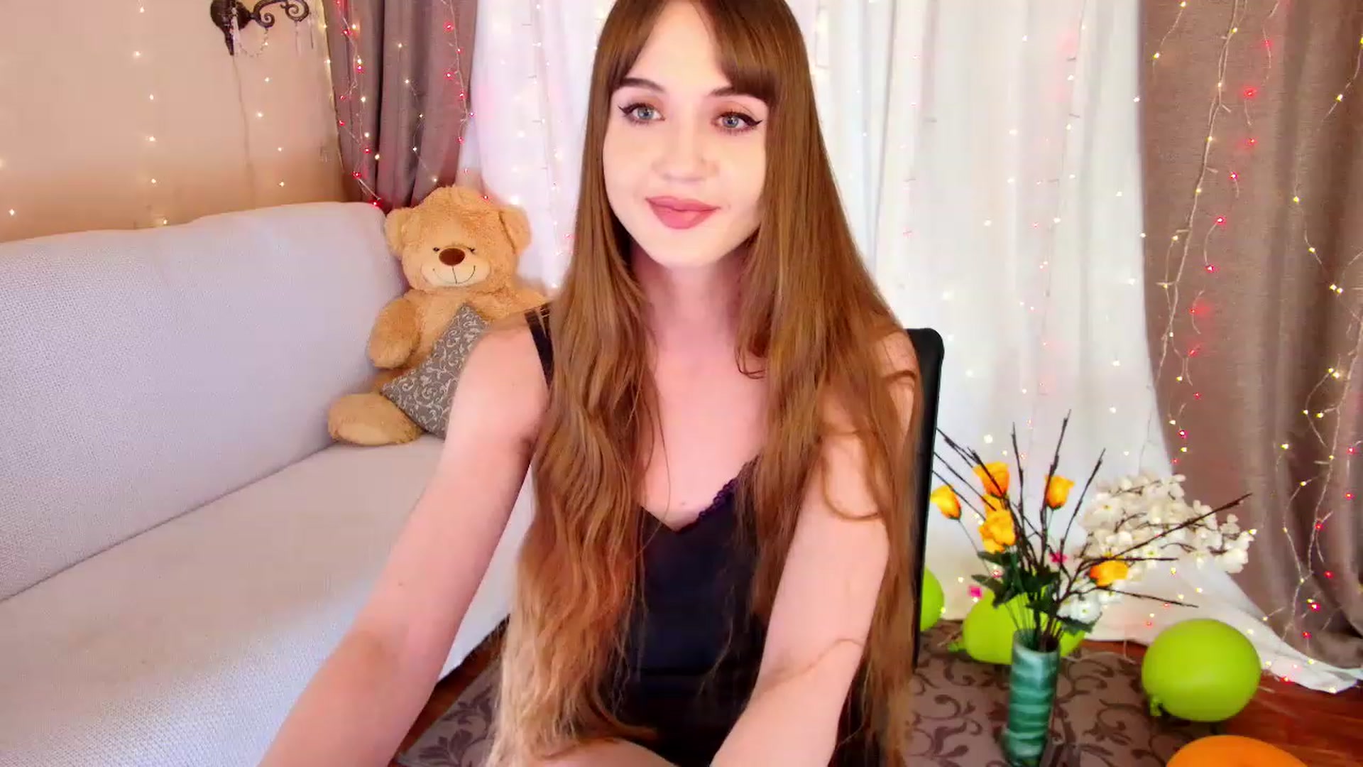 Gallery image thumbnail from Innocent_Soul's myfreecams stream on, 11/16/2022, 20:26 image 14 of 20