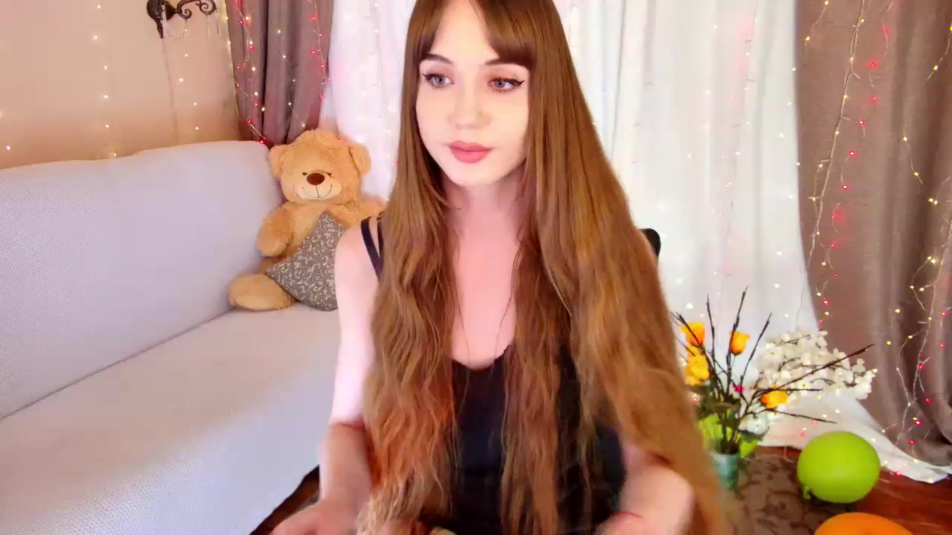 Gallery image thumbnail from Innocent_Soul's myfreecams stream on, 11/16/2022, 20:26 image 19 of 20