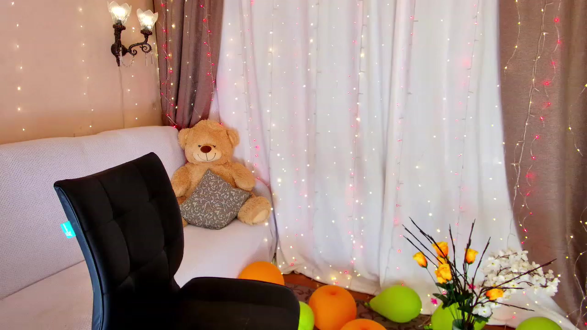 Gallery image thumbnail from Innocent_Soul's myfreecams stream on, 11/19/2022, 17:08 image 2 of 20