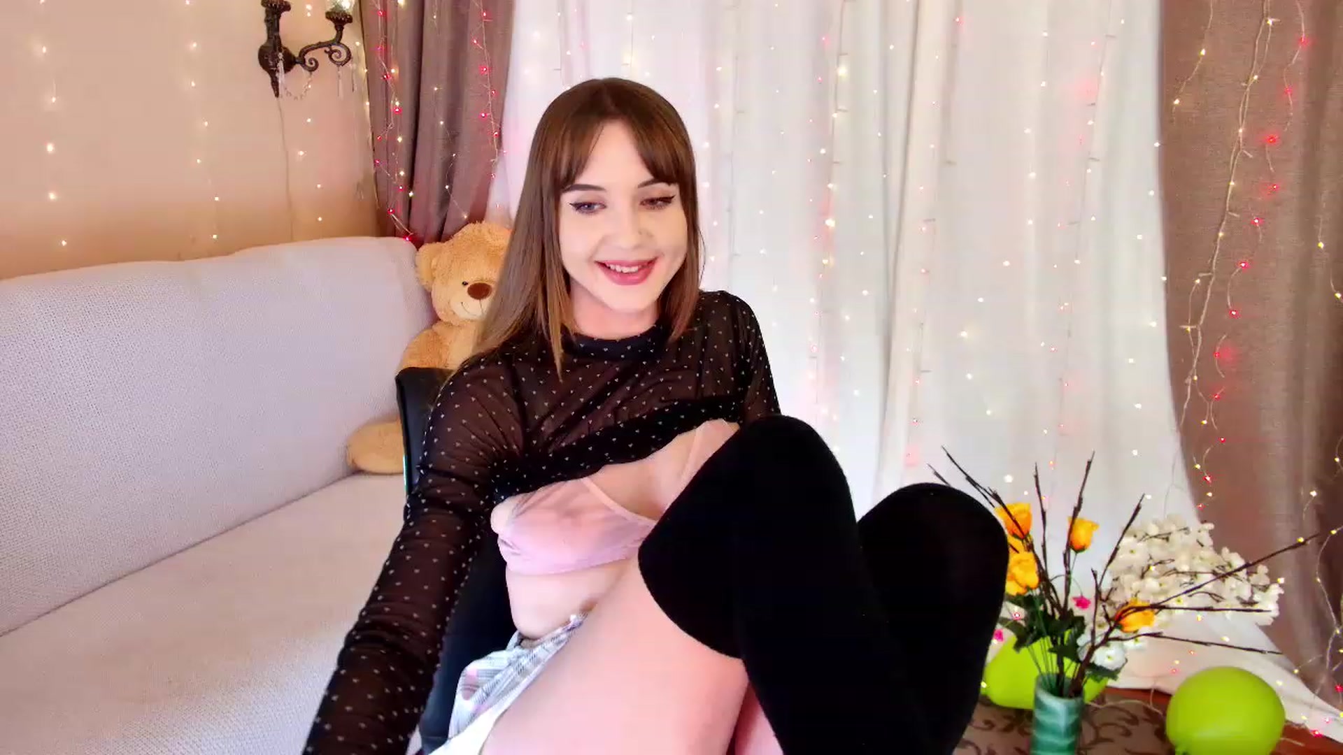Gallery image thumbnail from Innocent_Soul's myfreecams stream on, 11/21/2022, 16:47 image 10 of 20