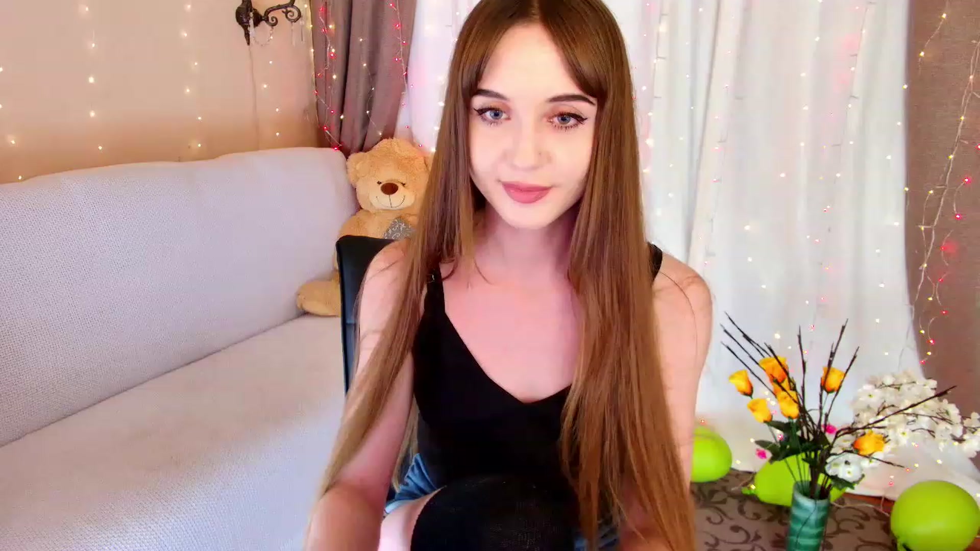 Gallery image thumbnail from Innocent_Soul's myfreecams stream on, 11/23/2022, 20:34 image 11 of 20