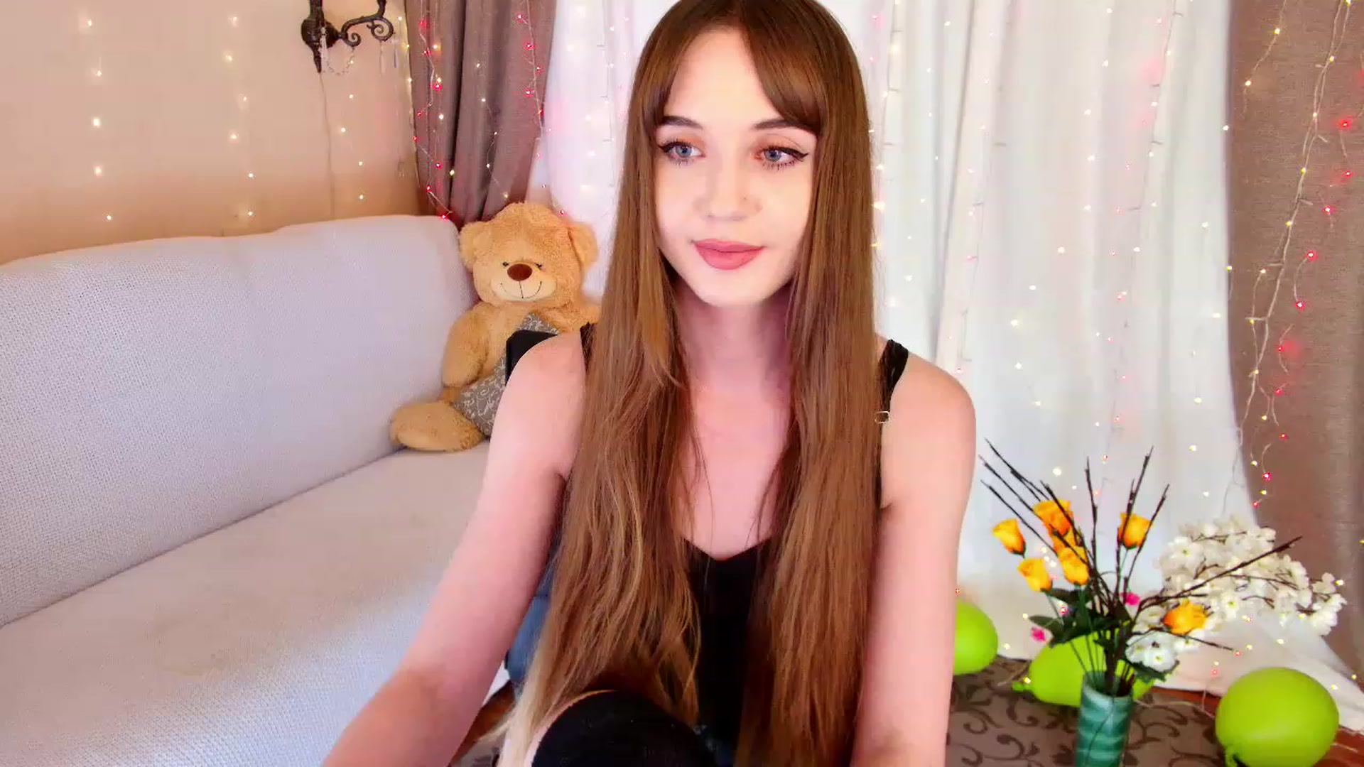 Gallery image thumbnail from Innocent_Soul's myfreecams stream on, 11/23/2022, 20:34 image 2 of 20