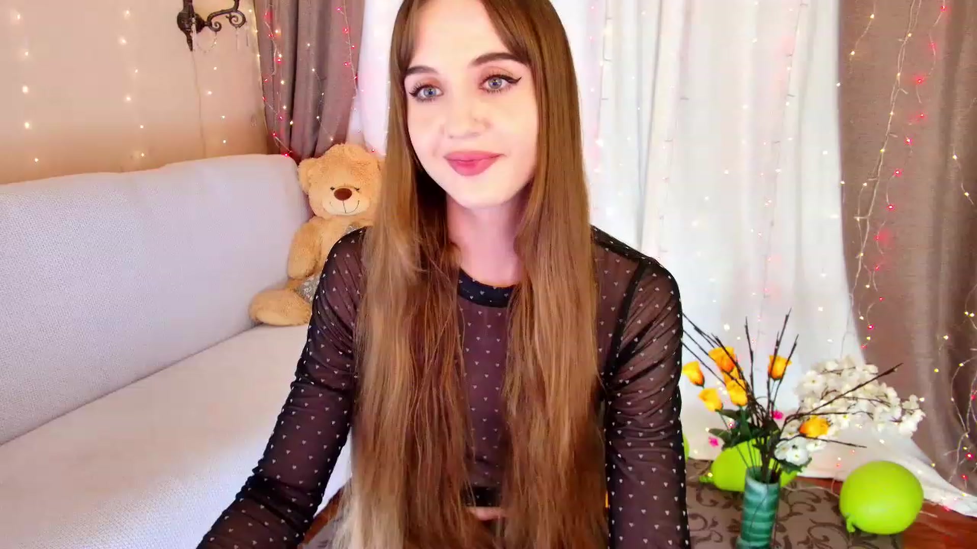 Gallery image thumbnail from Innocent_Soul's myfreecams stream on, 11/25/2022, 18:19 image 14 of 20