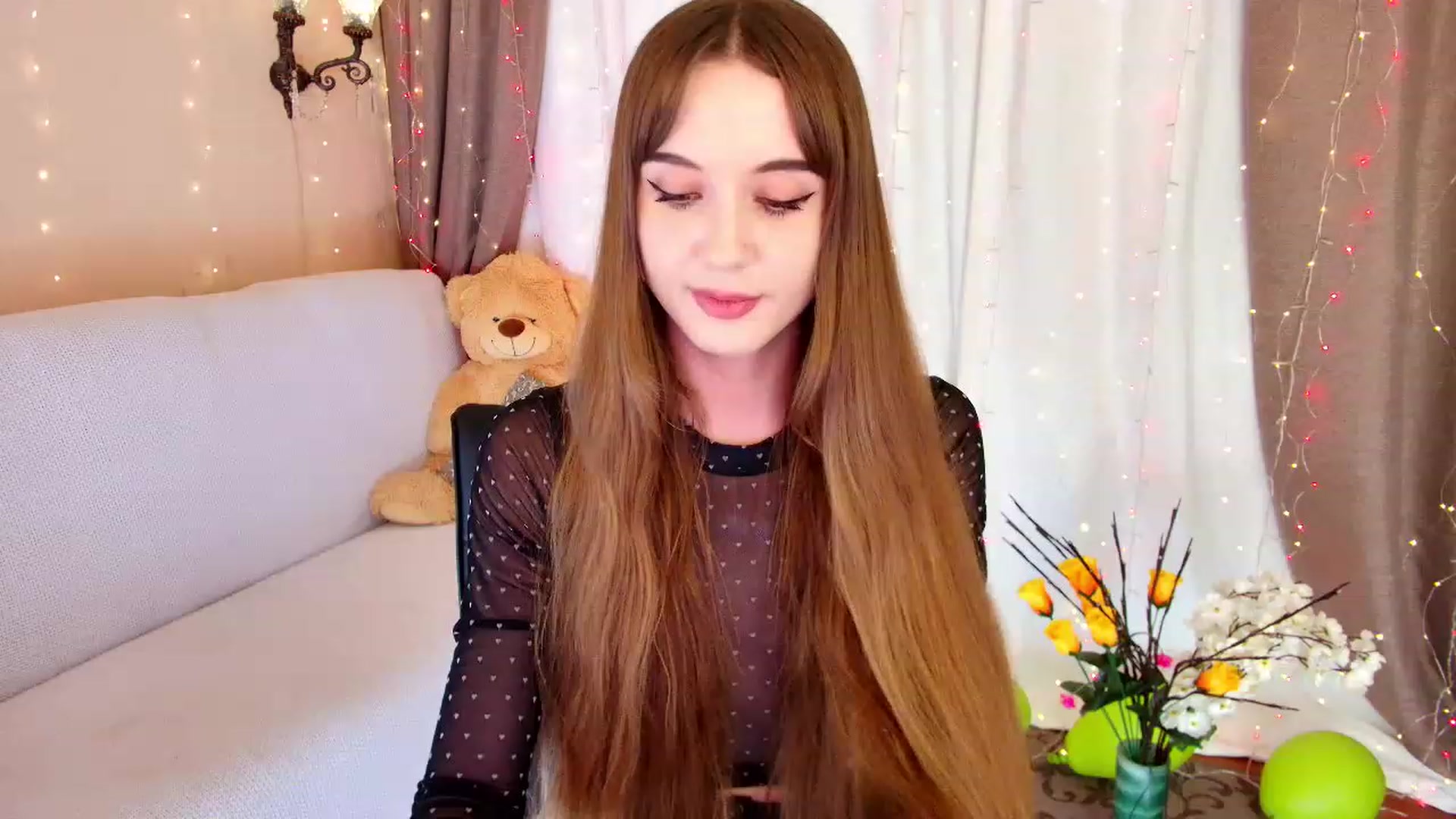 Gallery image thumbnail from Innocent_Soul's myfreecams stream on, 11/25/2022, 18:19 image 16 of 20