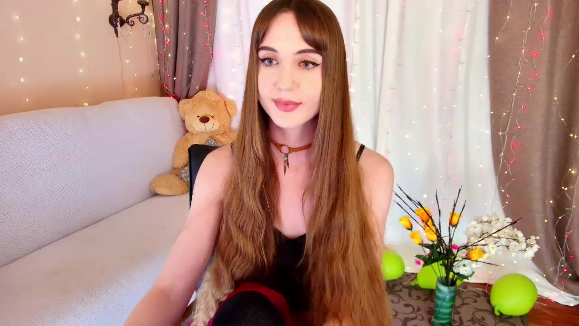 Gallery image thumbnail from Innocent_Soul's myfreecams stream on, 11/28/2022, 17:23 image 10 of 20
