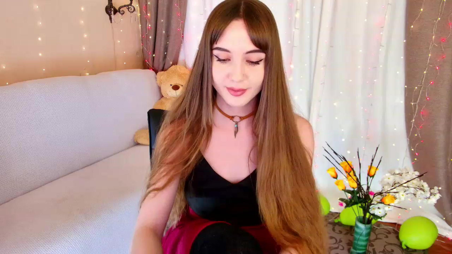 Gallery image thumbnail from Innocent_Soul's myfreecams stream on, 11/28/2022, 18:39 image 9 of 20