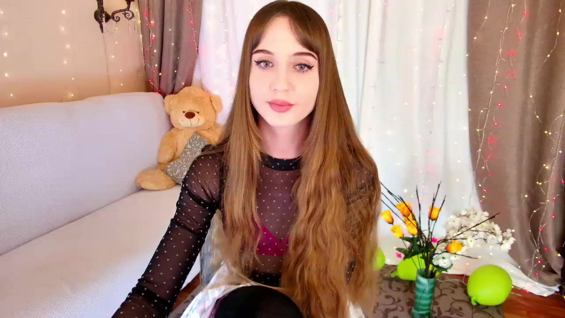 Gallery image thumbnail from Innocent_Soul's myfreecams stream on, 11/29/2022, 16:22 image 15 of 20