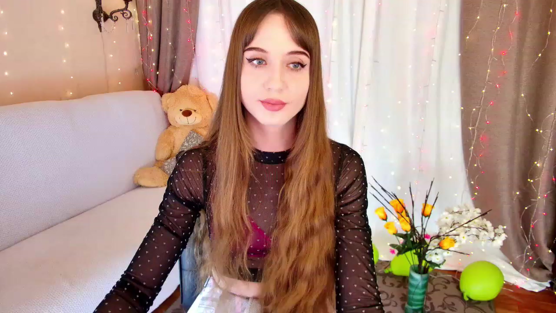 Gallery image thumbnail from Innocent_Soul's myfreecams stream on, 11/29/2022, 16:22 image 11 of 20