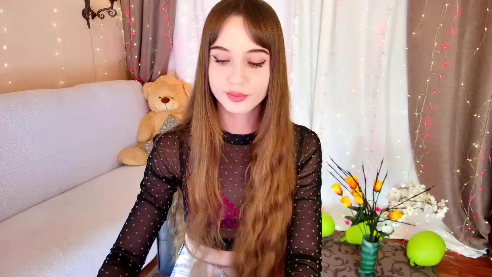Gallery image thumbnail from Innocent_Soul's myfreecams stream on, 11/29/2022, 16:22 image 10 of 20