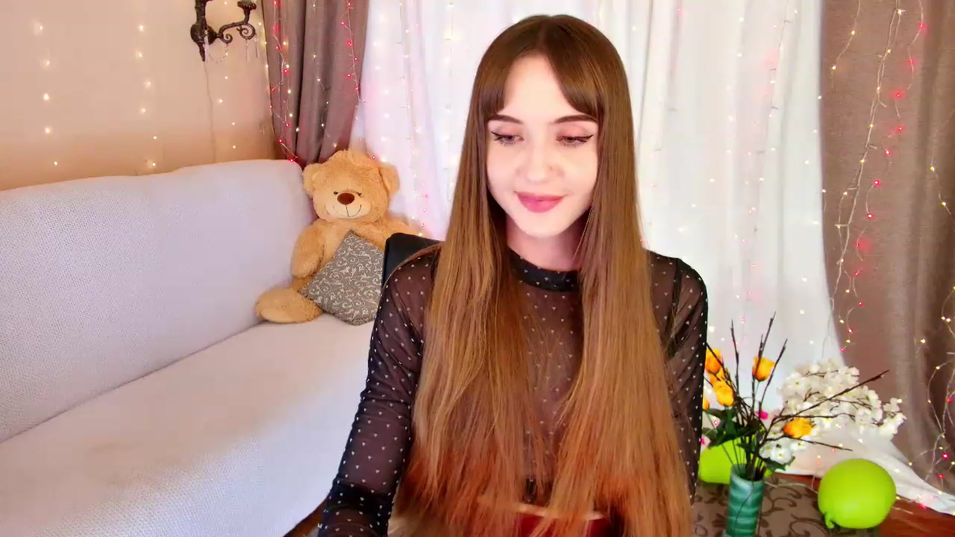 Gallery image thumbnail from Innocent_Soul's myfreecams stream on, 12/02/2022, 18:35 image 18 of 20