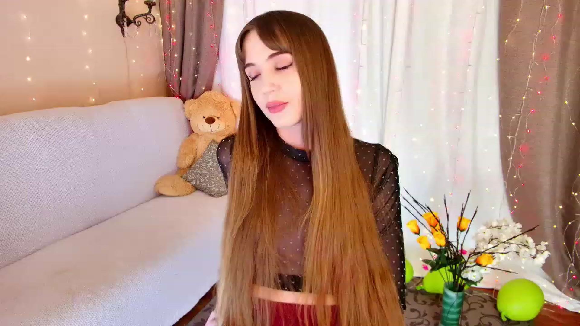 Gallery image thumbnail from Innocent_Soul's myfreecams stream on, 12/02/2022, 18:35 image 15 of 20
