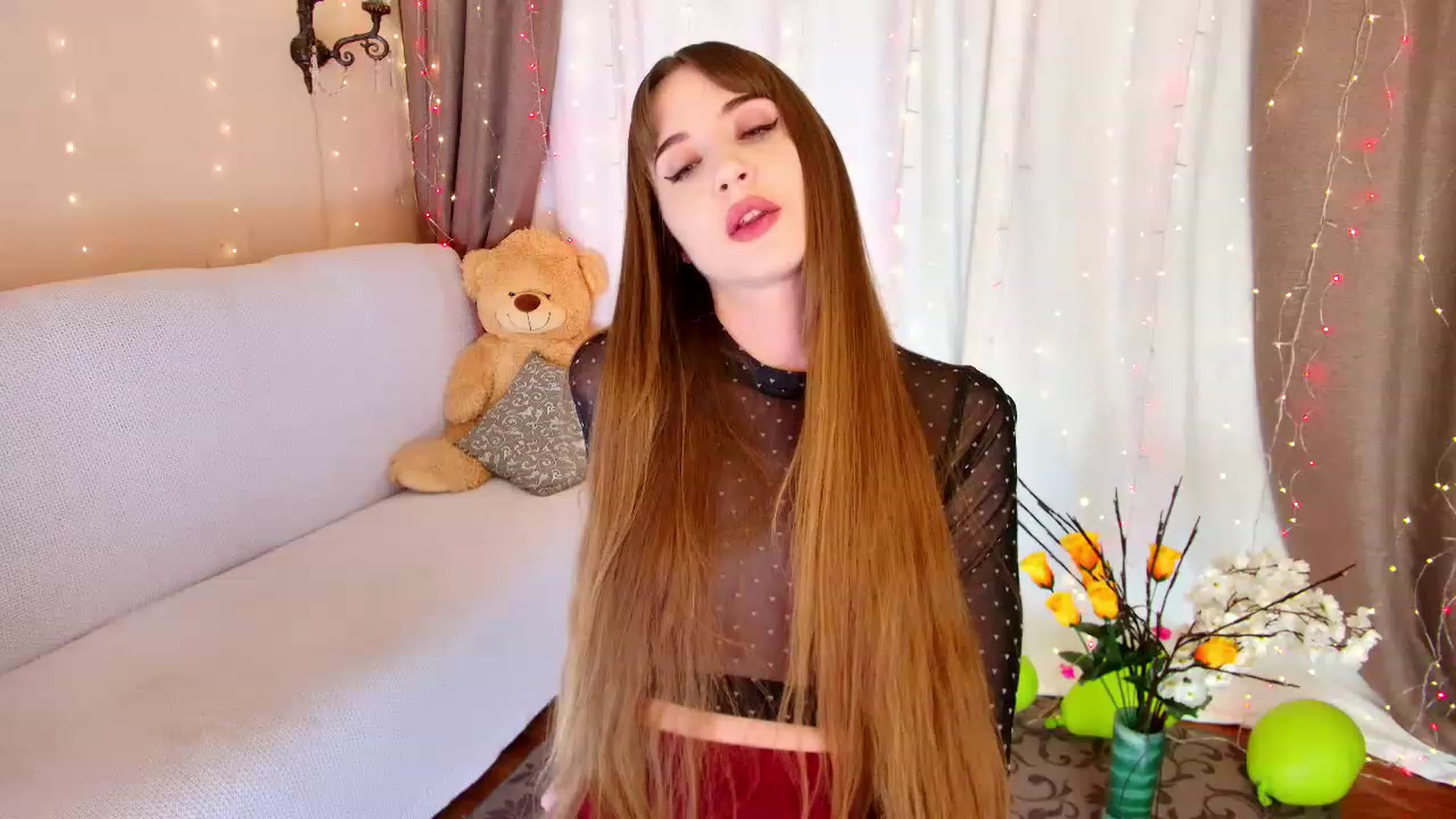 Gallery image thumbnail from Innocent_Soul's myfreecams stream on, 12/02/2022, 18:35 image 14 of 20