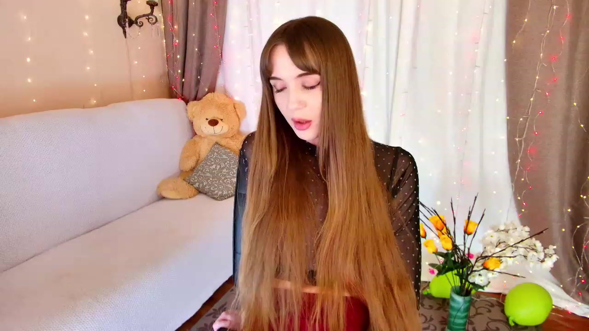 Gallery image thumbnail from Innocent_Soul's myfreecams stream on, 12/02/2022, 18:35 image 17 of 20