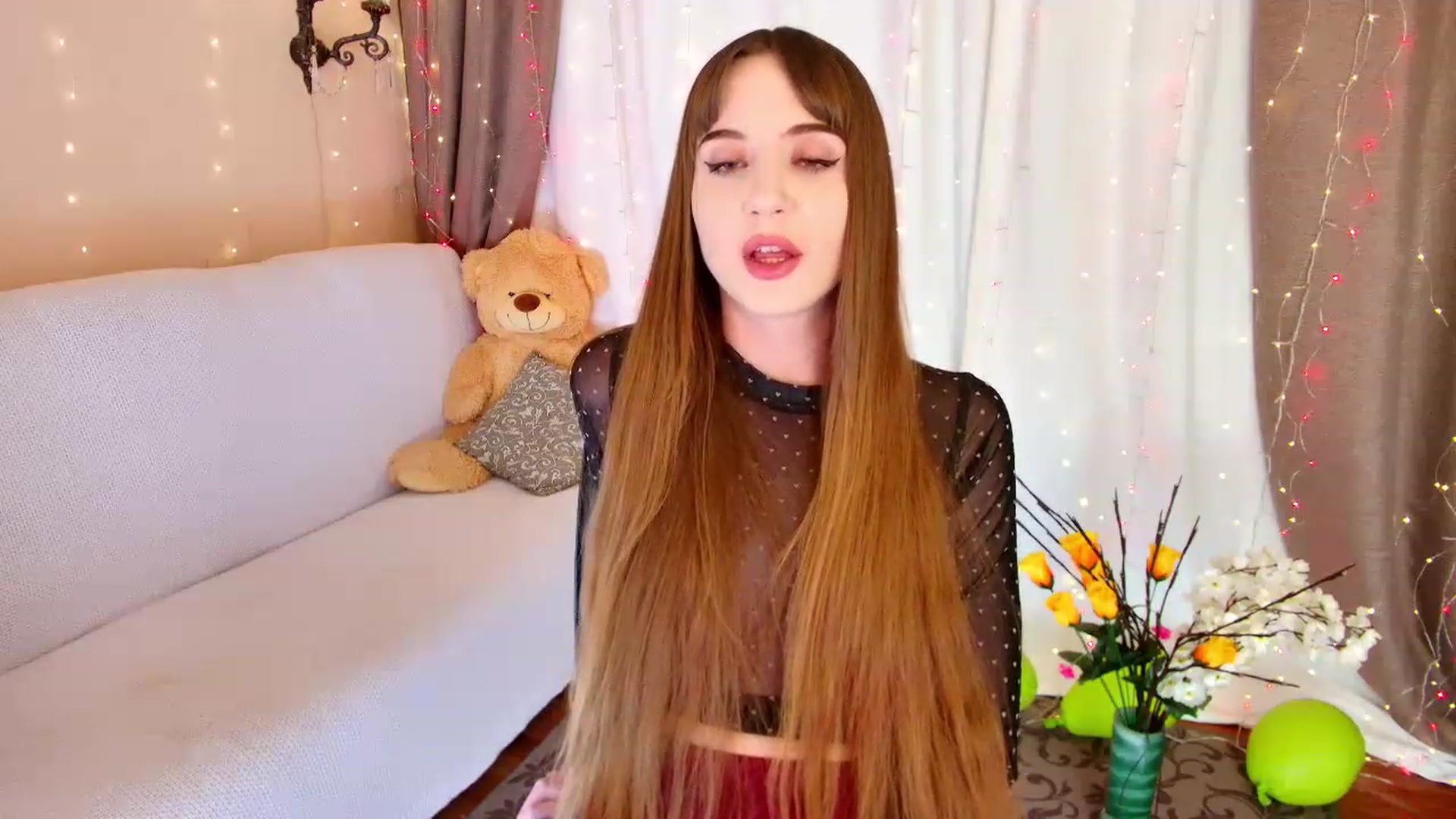 Gallery image thumbnail from Innocent_Soul's myfreecams stream on, 12/02/2022, 18:35 image 16 of 20