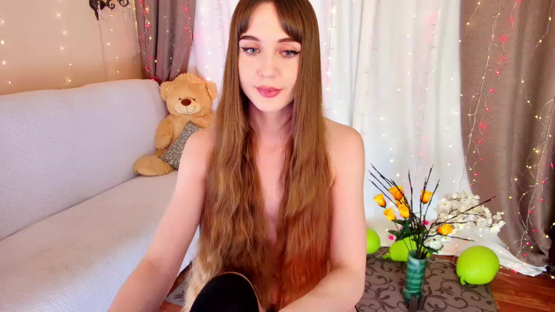 Gallery image thumbnail from Innocent_Soul's myfreecams stream on, 12/03/2022, 18:42 image 13 of 20