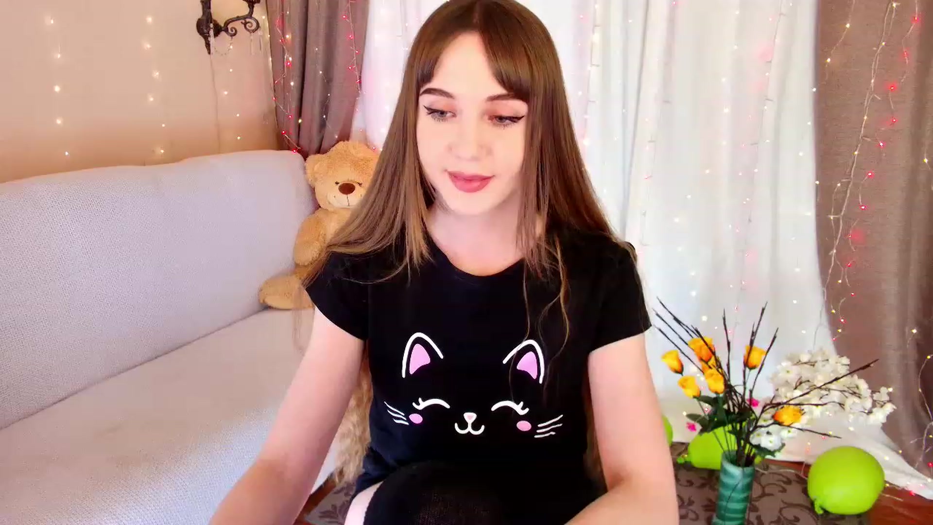 Gallery image thumbnail from Innocent_Soul's myfreecams stream on, 12/03/2022, 18:42 image 7 of 20