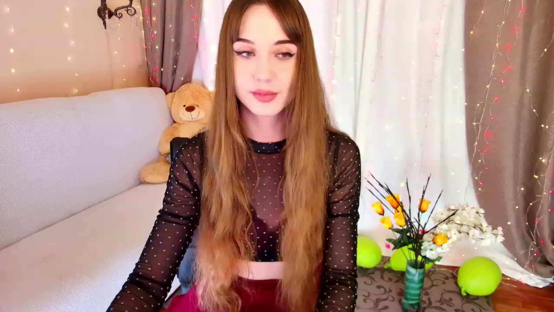 Gallery image thumbnail from Innocent_Soul's myfreecams stream on, 12/06/2022, 15:04 image 17 of 20