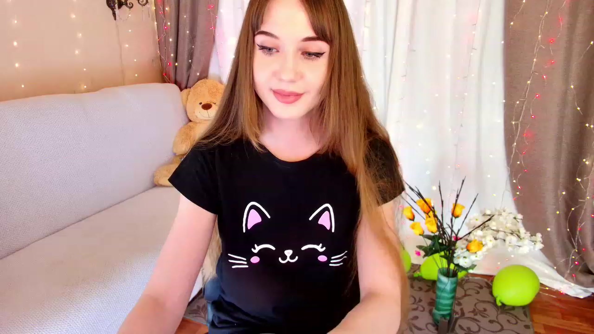 Gallery image thumbnail from Innocent_Soul's myfreecams stream on, 12/06/2022, 19:54 image 19 of 20