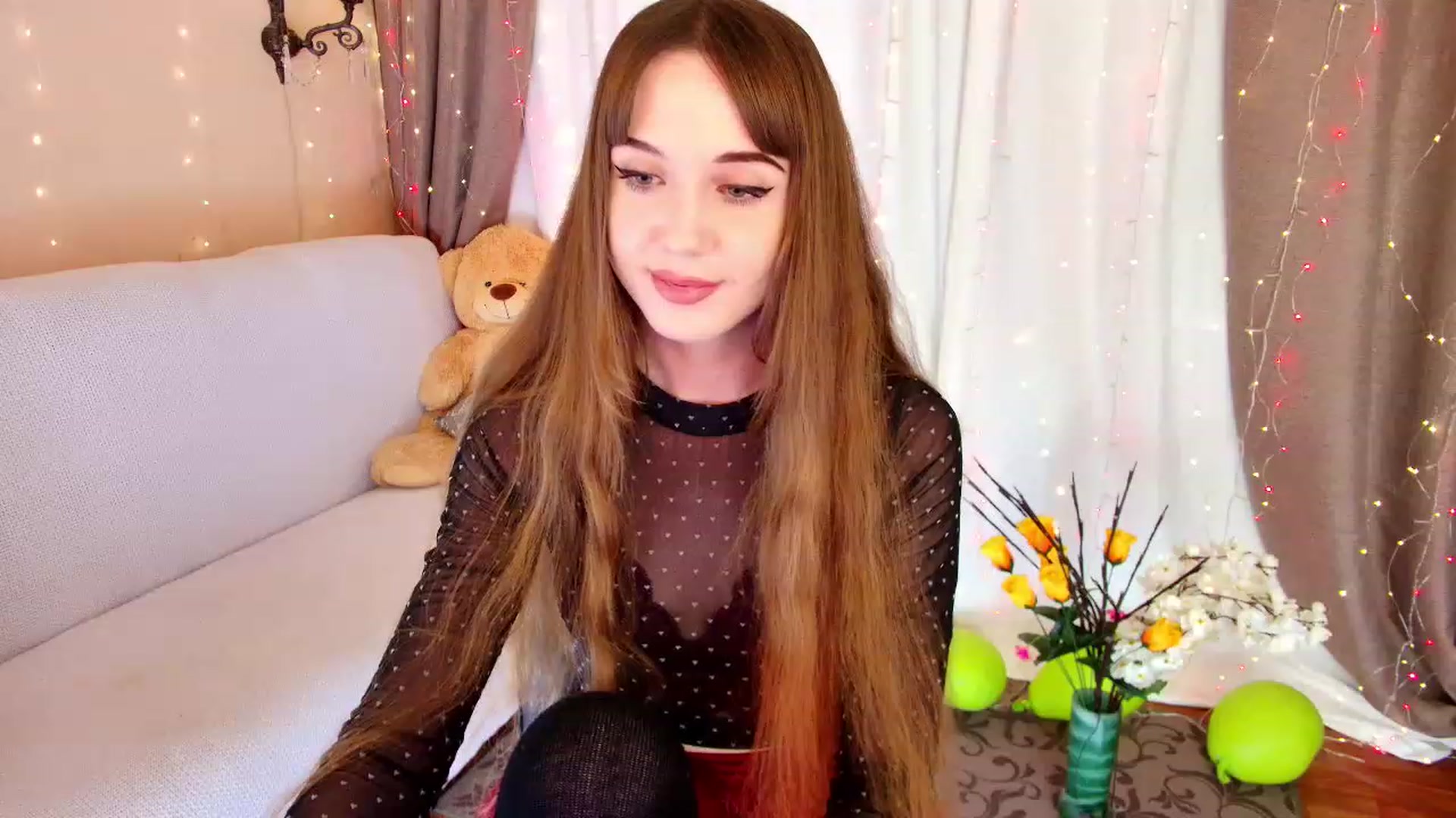 Gallery image thumbnail from Innocent_Soul's myfreecams stream on, 12/06/2022, 19:54 image 11 of 20