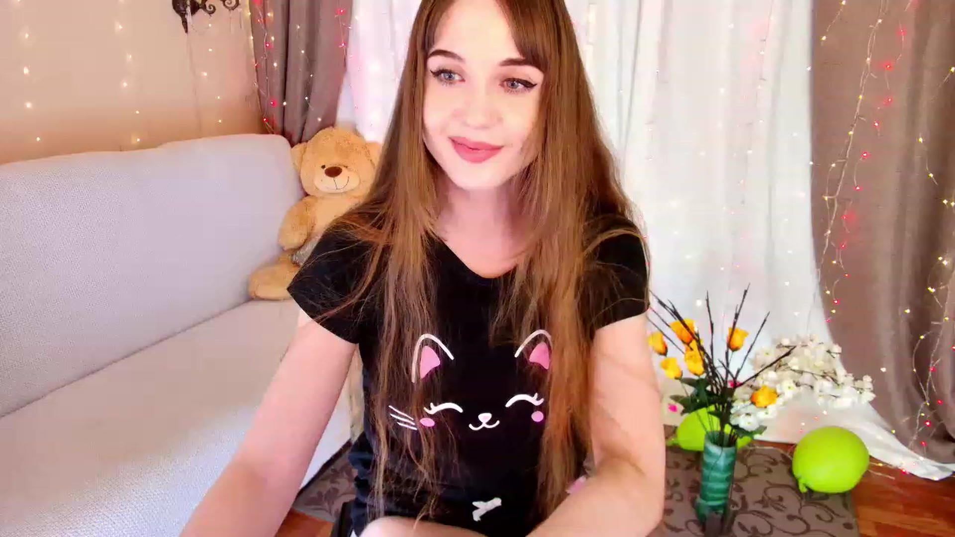Gallery image thumbnail from Innocent_Soul's myfreecams stream on, 12/06/2022, 20:19 image 12 of 20