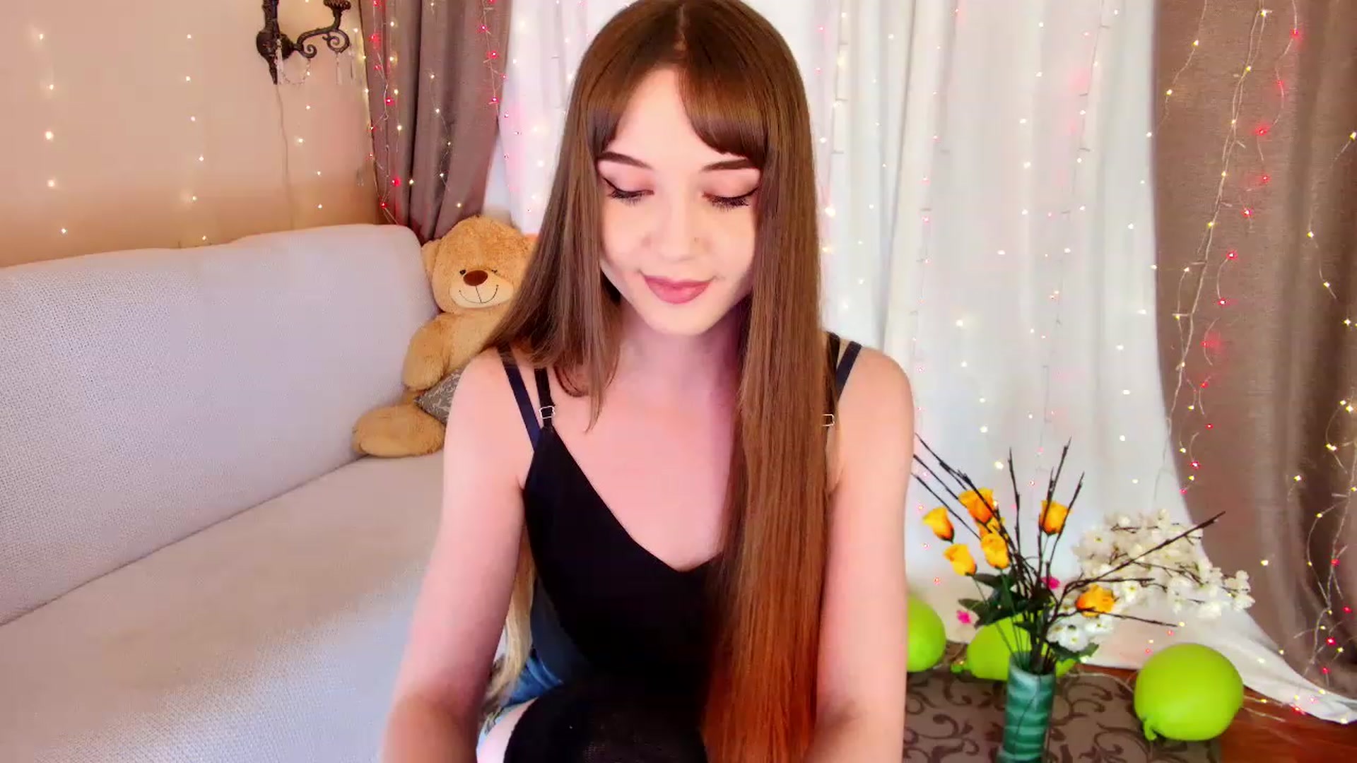 Gallery image thumbnail from Innocent_Soul's myfreecams stream on, 12/07/2022, 17:02 image 15 of 20