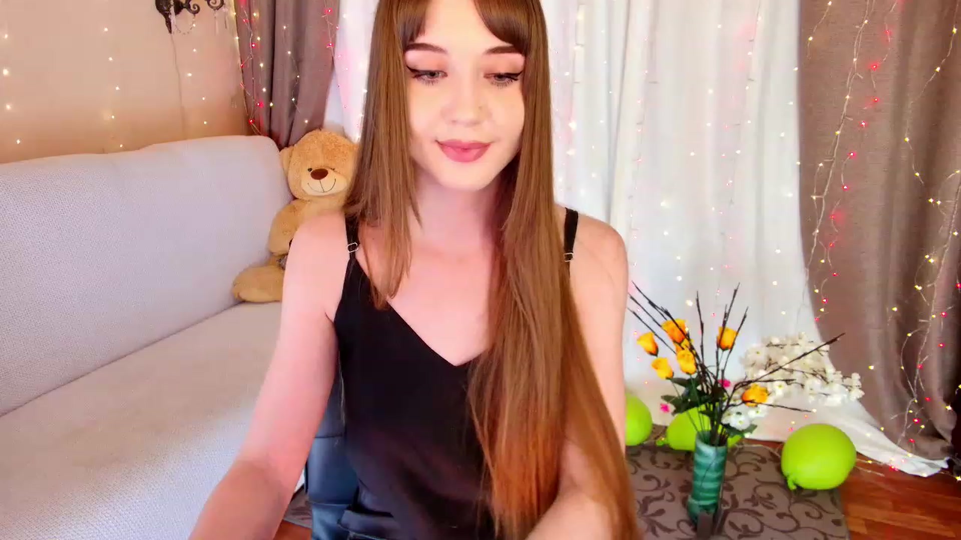 Gallery image thumbnail from Innocent_Soul's myfreecams stream on, 12/07/2022, 19:33 image 7 of 20