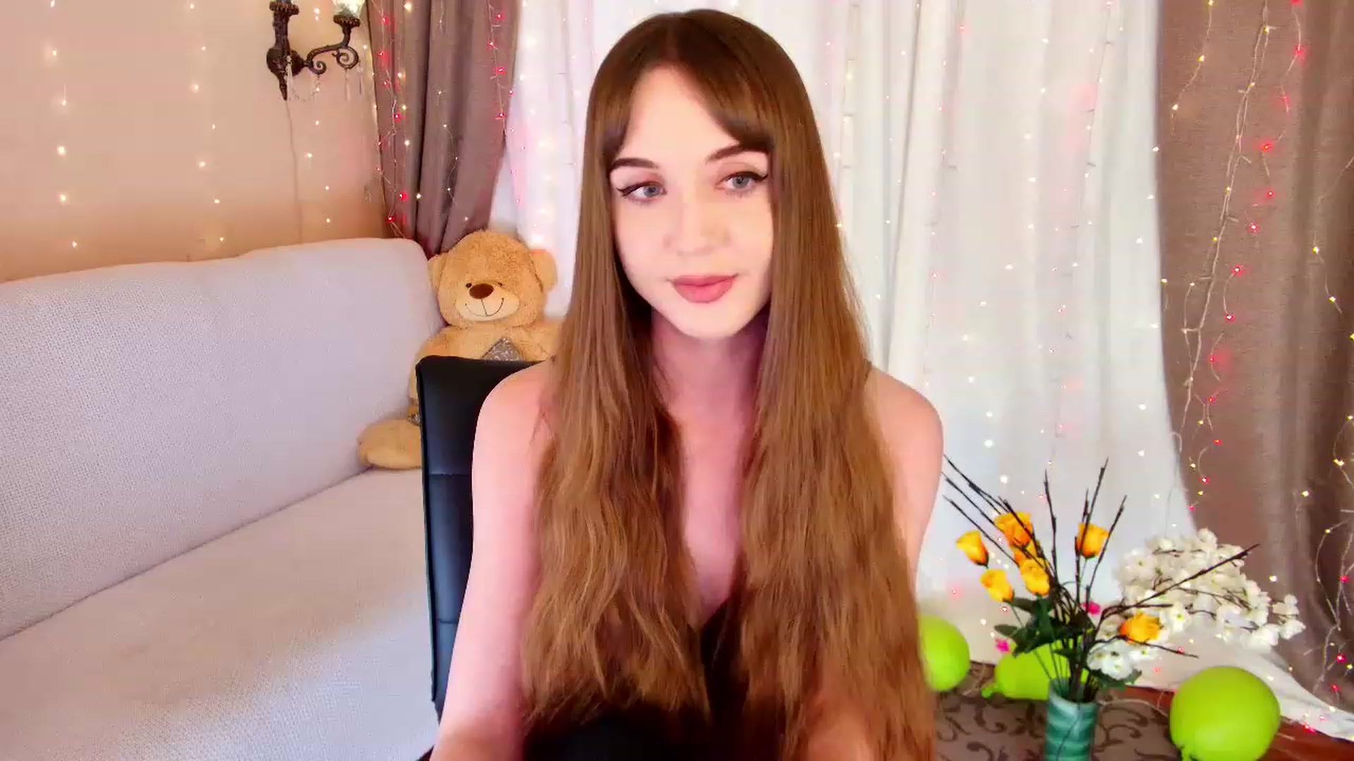 Gallery image thumbnail from Innocent_Soul's myfreecams stream on, 12/08/2022, 18:31 image 20 of 20