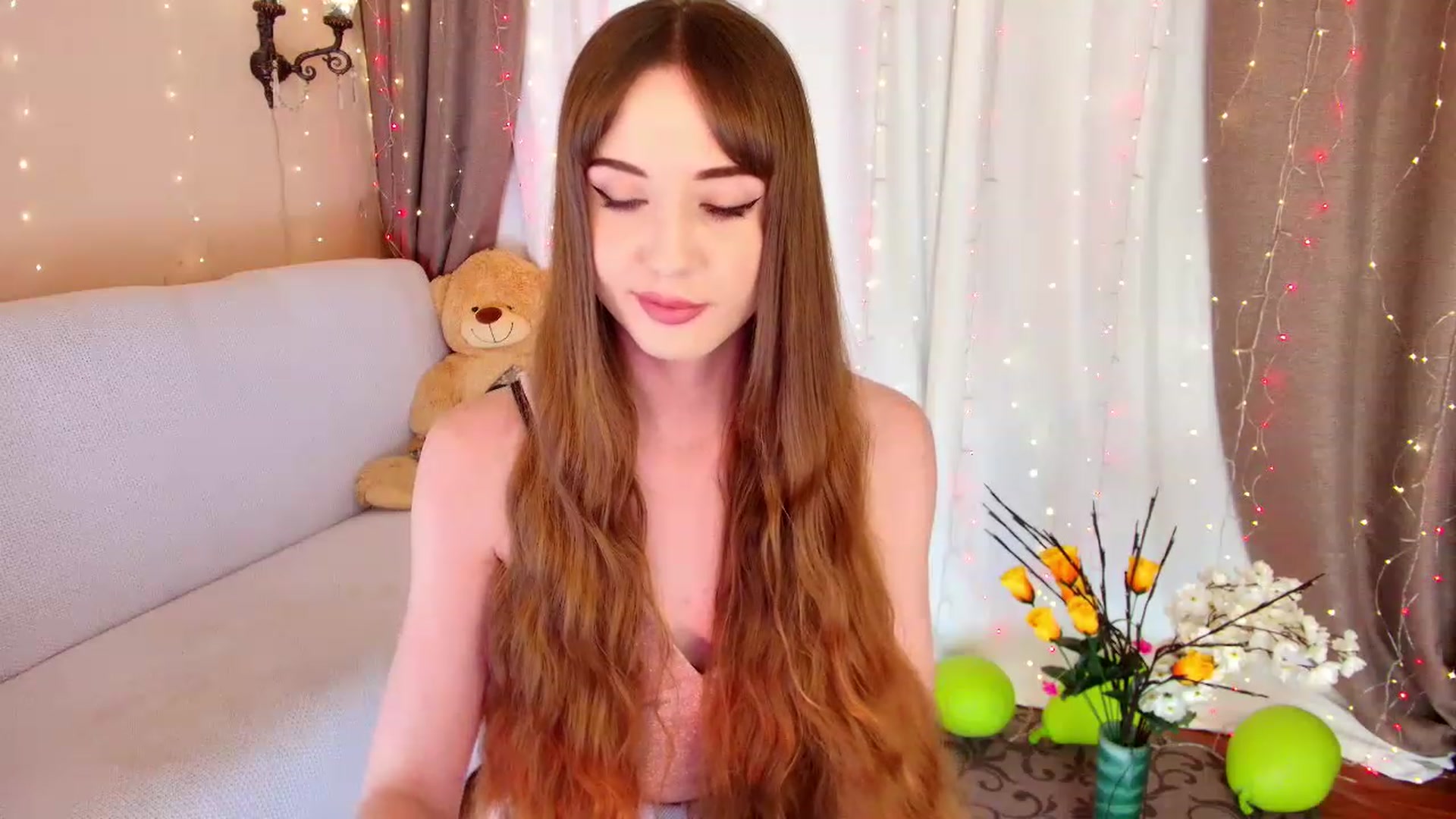 Gallery image thumbnail from Innocent_Soul's myfreecams stream on, 12/09/2022, 17:50 image 19 of 20