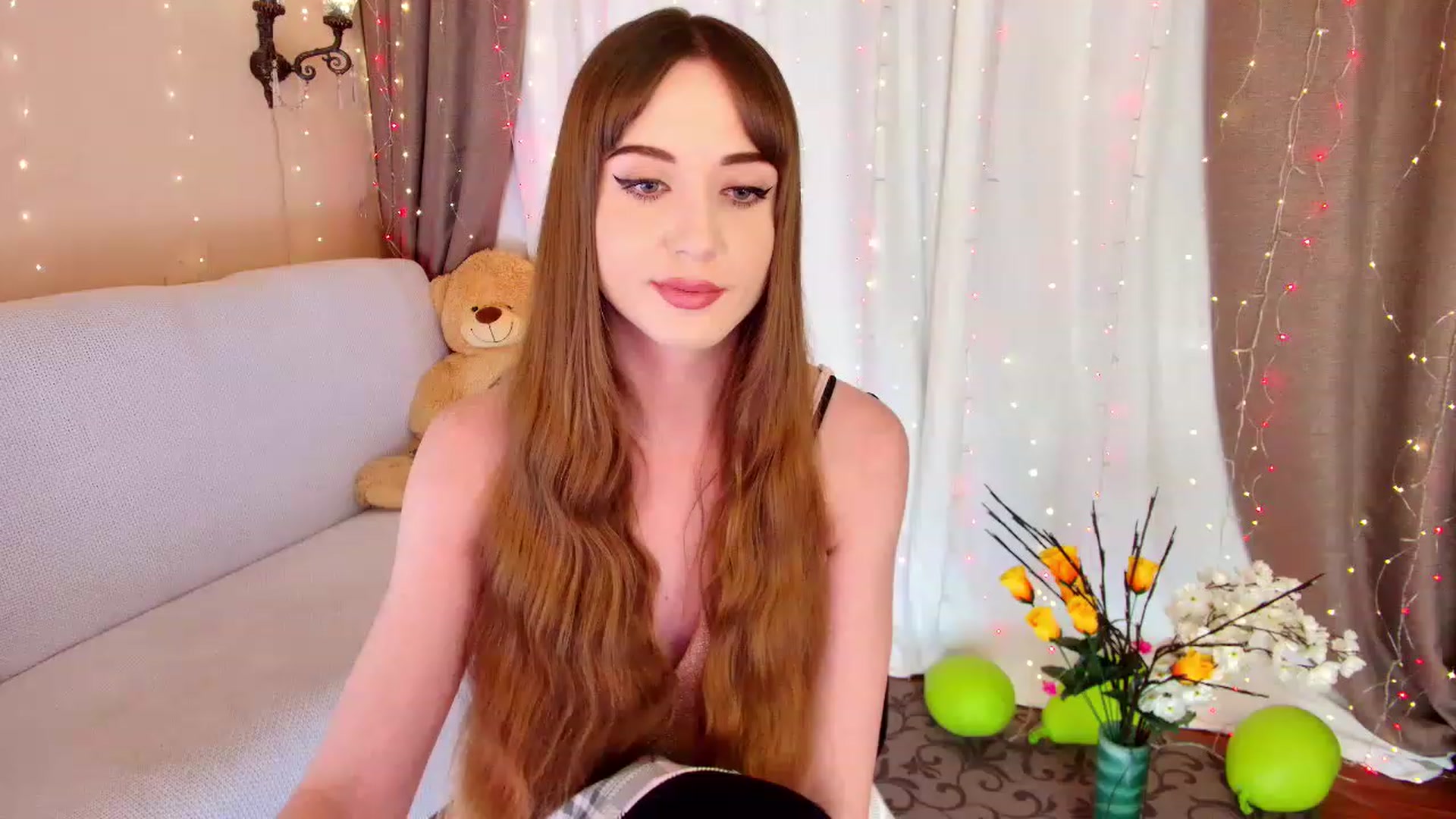Gallery image thumbnail from Innocent_Soul's myfreecams stream on, 12/09/2022, 18:19 image 8 of 20