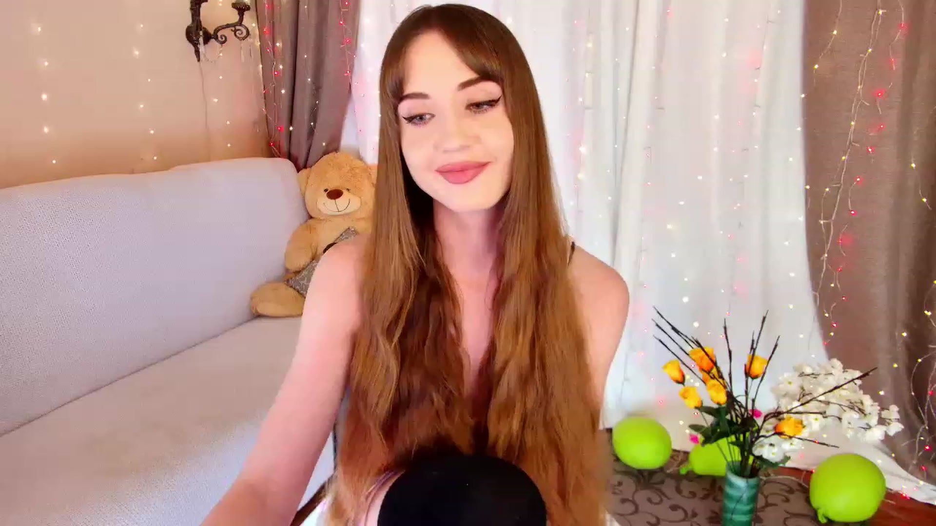 Gallery image thumbnail from Innocent_Soul's myfreecams stream on, 12/09/2022, 20:14 image 14 of 20