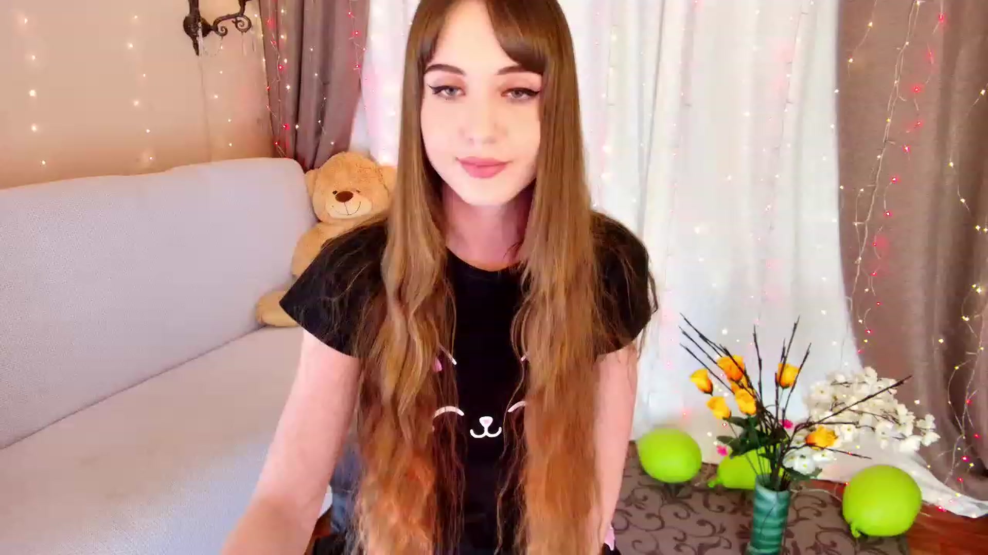 Gallery image thumbnail from Innocent_Soul's myfreecams stream on, 12/10/2022, 15:44 image 10 of 20