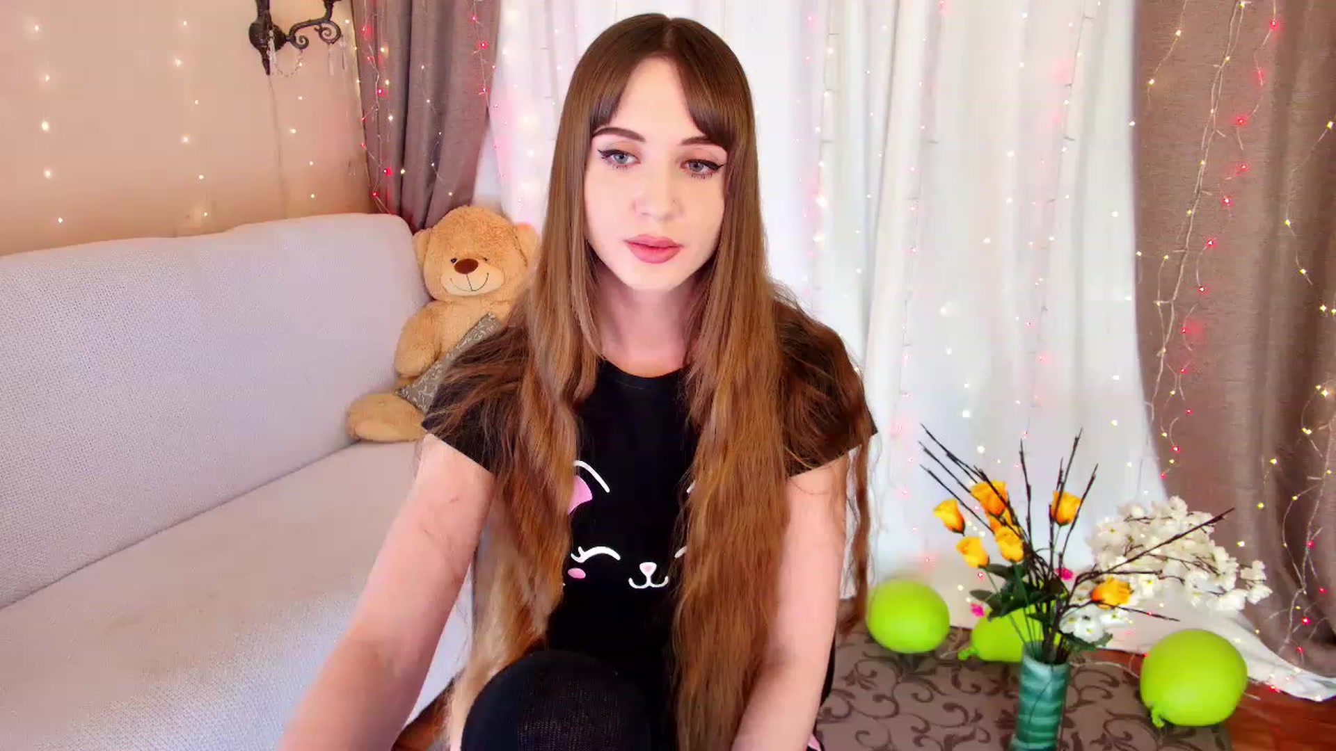 Gallery image thumbnail from Innocent_Soul's myfreecams stream on, 12/10/2022, 16:14 image 13 of 20