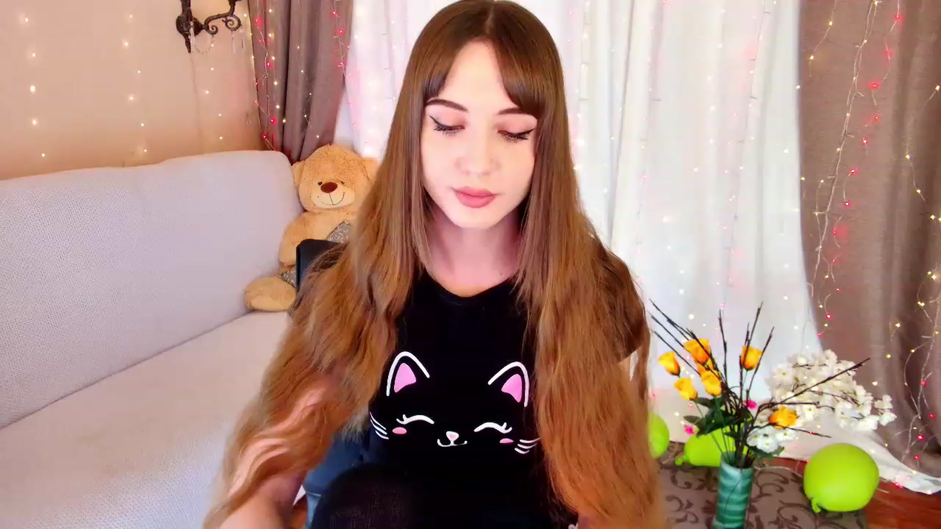 Gallery image thumbnail from Innocent_Soul's myfreecams stream on, 12/10/2022, 16:14 image 10 of 20