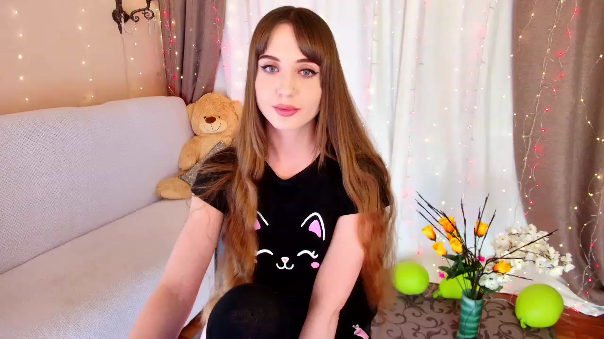 Gallery image thumbnail from Innocent_Soul's myfreecams stream on, 12/10/2022, 16:14 image 19 of 20