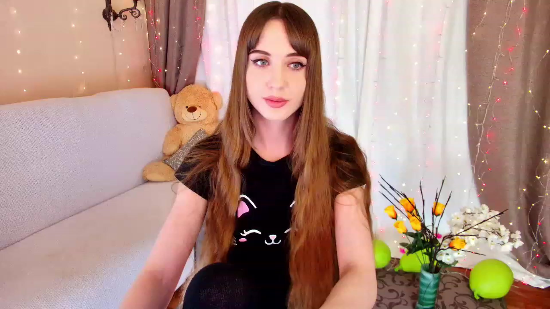Gallery image thumbnail from Innocent_Soul's myfreecams stream on, 12/10/2022, 16:14 image 14 of 20