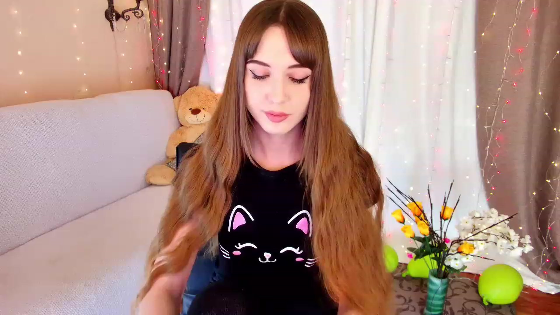 Gallery image thumbnail from Innocent_Soul's myfreecams stream on, 12/10/2022, 16:14 image 8 of 20