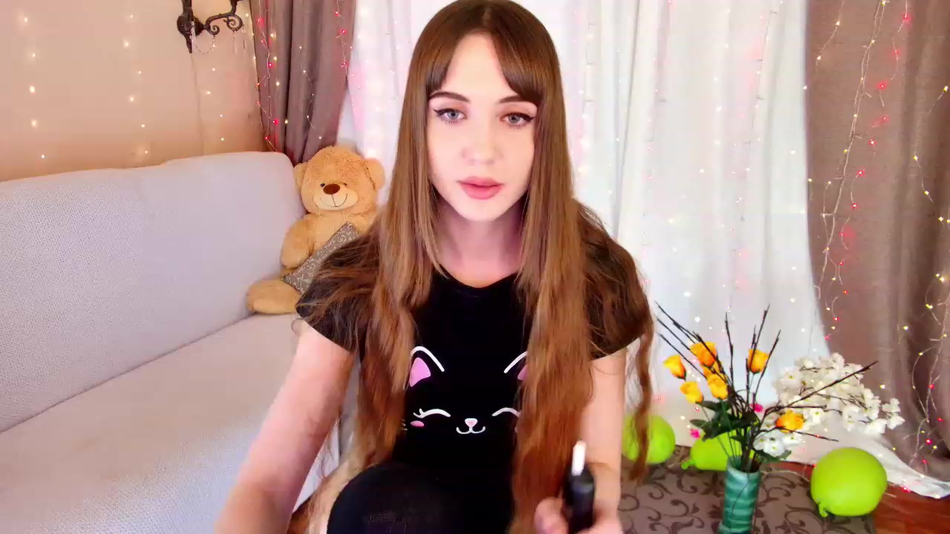 Gallery image thumbnail from Innocent_Soul's myfreecams stream on, 12/10/2022, 16:14 image 12 of 20