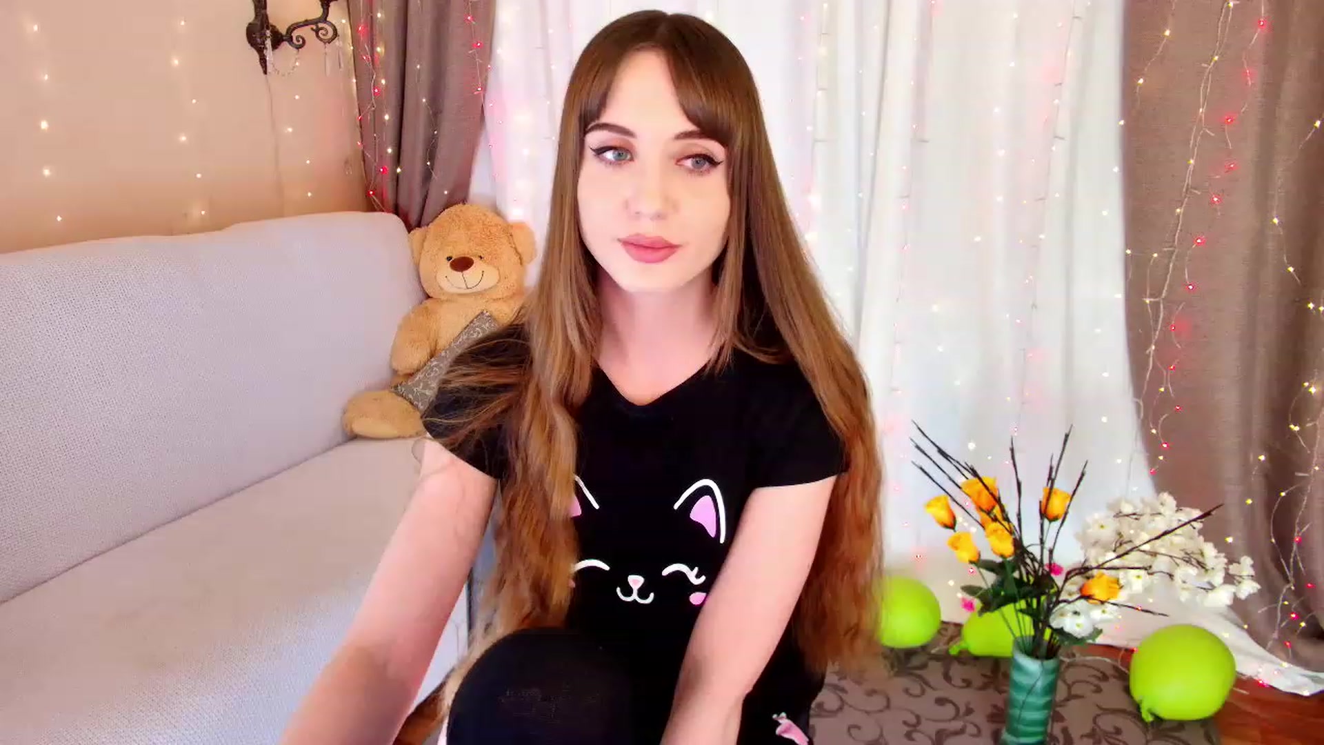 Gallery image thumbnail from Innocent_Soul's myfreecams stream on, 12/10/2022, 16:14 image 18 of 20