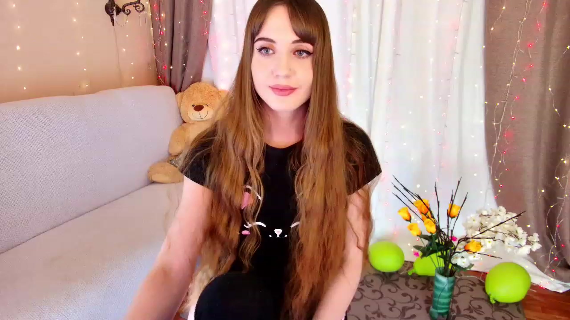 Gallery image thumbnail from Innocent_Soul's myfreecams stream on, 12/10/2022, 18:03 image 16 of 20