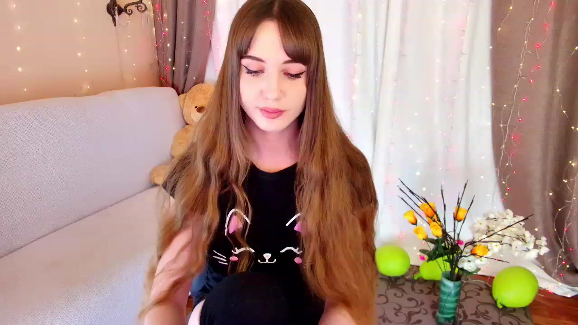 Gallery image thumbnail from Innocent_Soul's myfreecams stream on, 12/10/2022, 18:03 image 14 of 20
