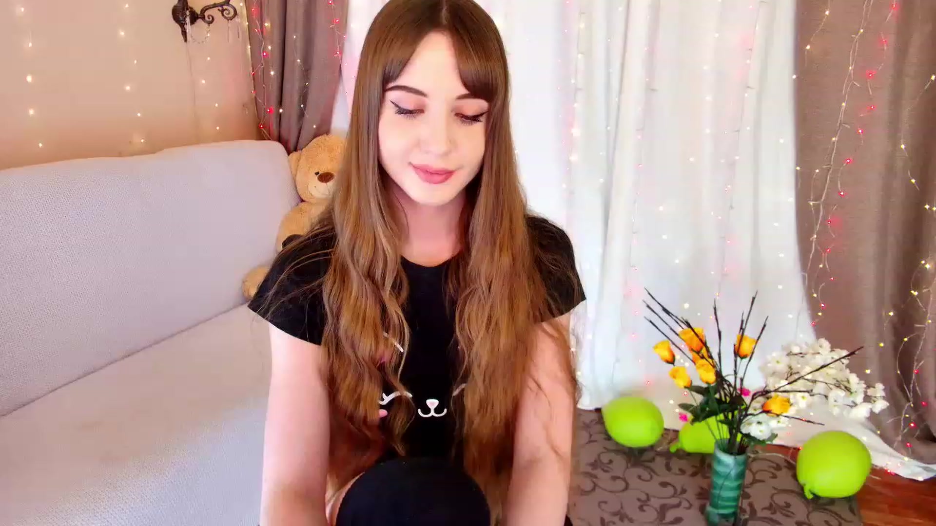 Gallery image thumbnail from Innocent_Soul's myfreecams stream on, 12/10/2022, 18:03 image 19 of 20