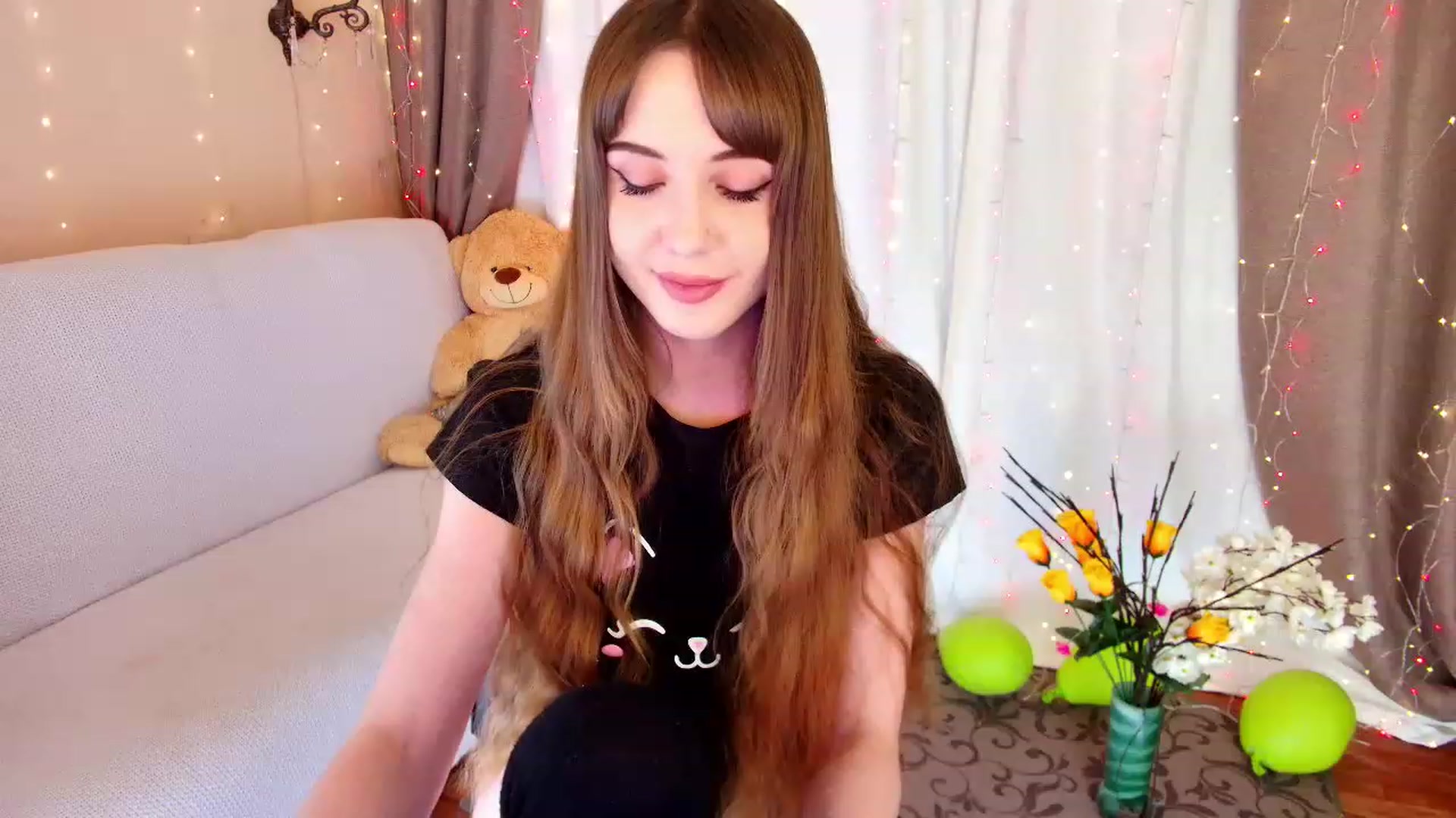 Gallery image thumbnail from Innocent_Soul's myfreecams stream on, 12/10/2022, 18:03 image 17 of 20