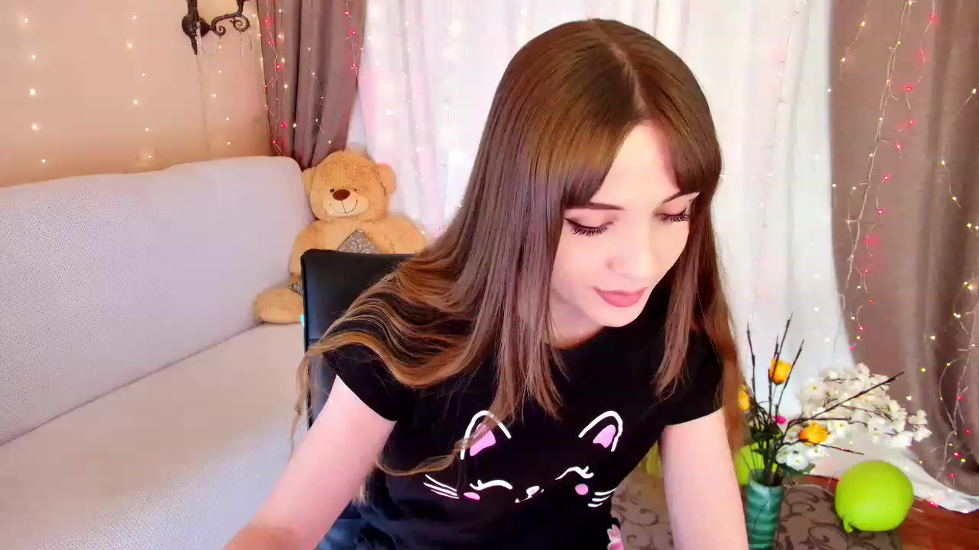 Gallery image thumbnail from Innocent_Soul's myfreecams stream on, 12/10/2022, 18:03 image 2 of 20