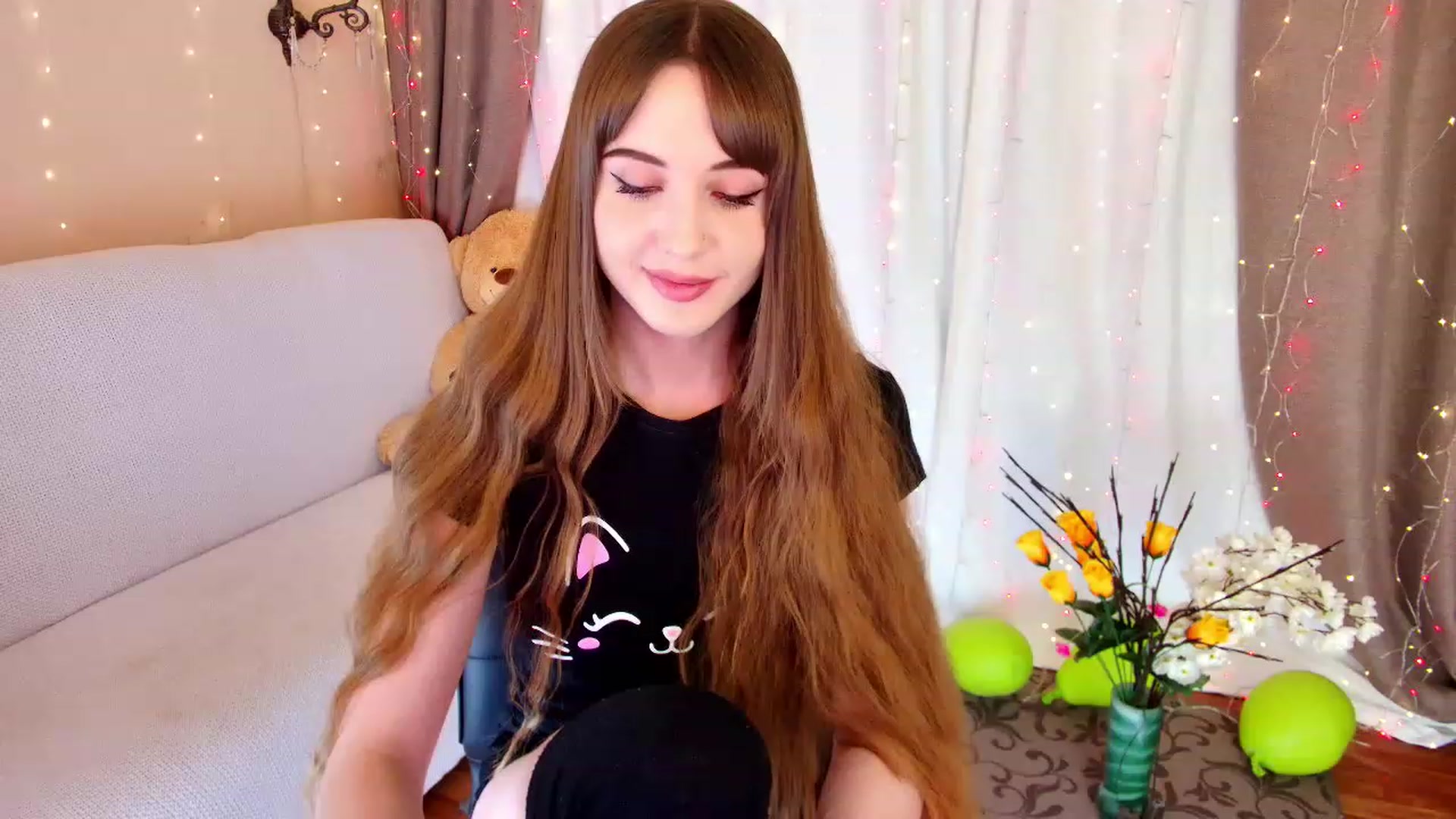 Gallery image thumbnail from Innocent_Soul's myfreecams stream on, 12/10/2022, 18:03 image 11 of 20