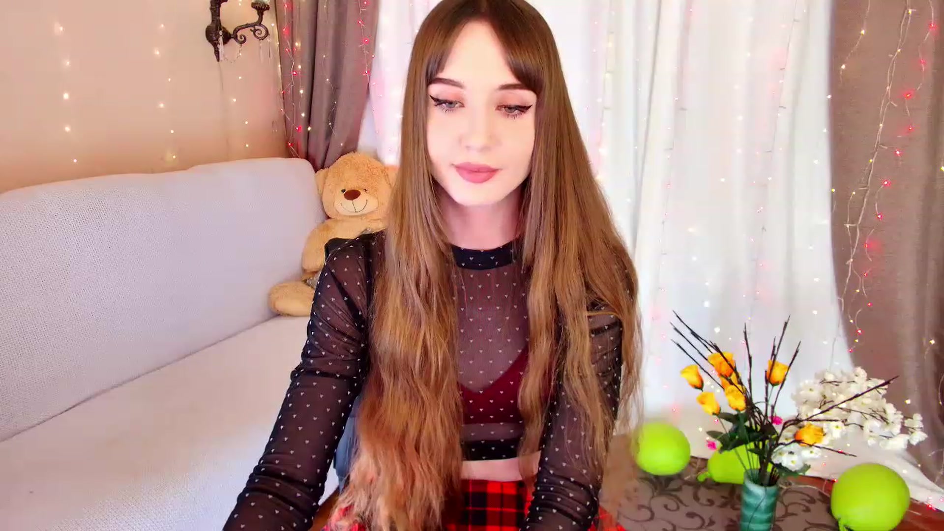 Gallery image thumbnail from Innocent_Soul's myfreecams stream on, 12/12/2022, 16:22 image 19 of 20