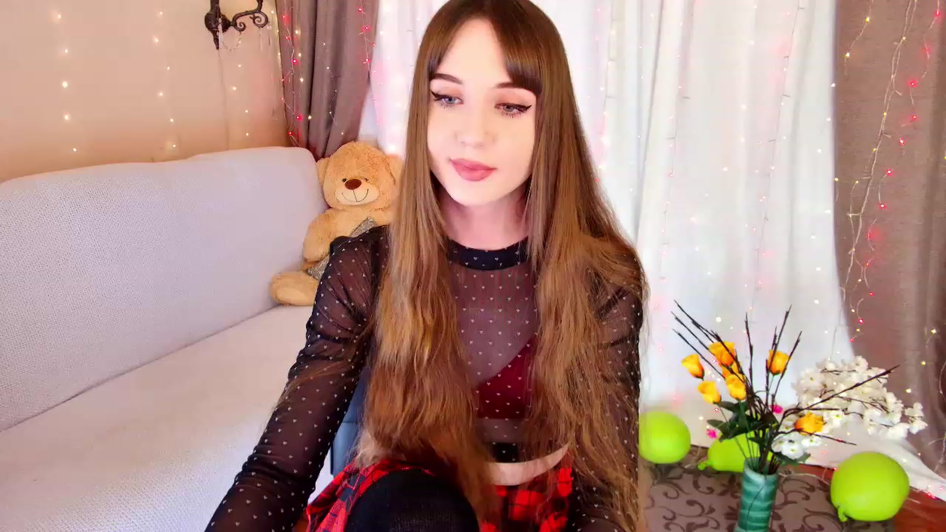 Gallery image thumbnail from Innocent_Soul's myfreecams stream on, 12/12/2022, 16:22 image 9 of 20