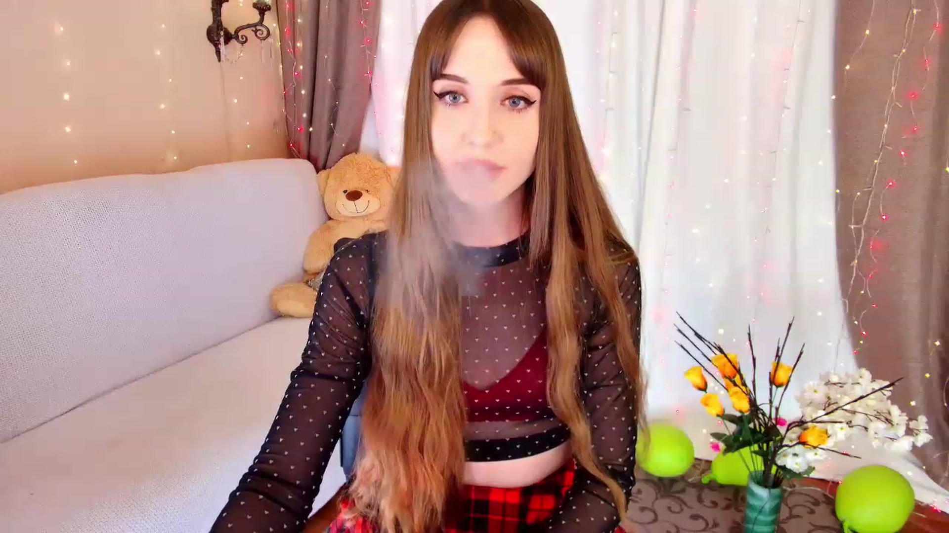 Gallery image thumbnail from Innocent_Soul's myfreecams stream on, 12/12/2022, 16:22 image 18 of 20